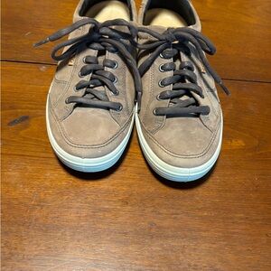 ECCO Soft 7 Metallic Pewter Side Zip Danish Design Sneaker Women Size 9 EU 40